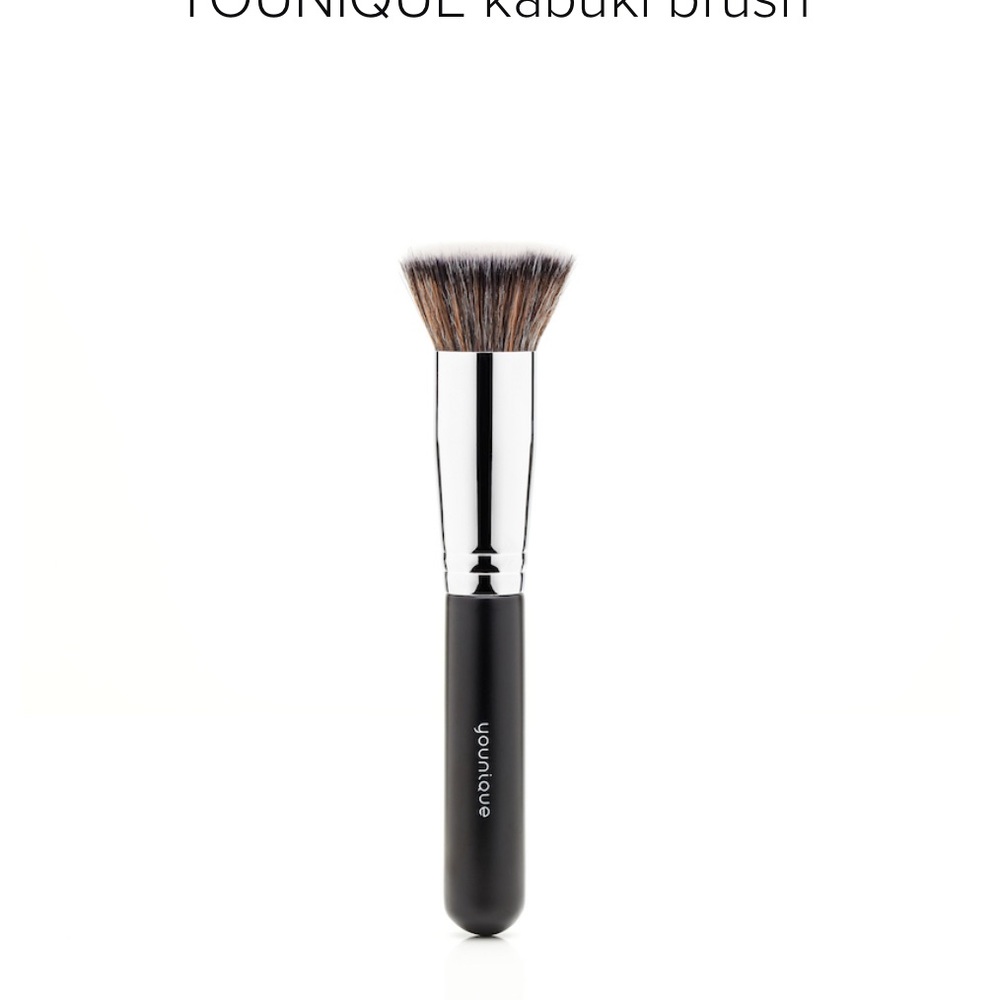 Younique kabuki brush